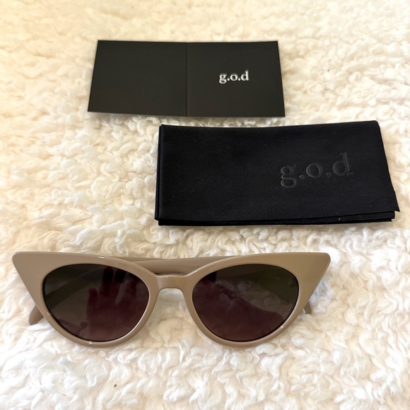 g.o.d. THIRTY ONE camel sunglasses - Picture 2 of 8